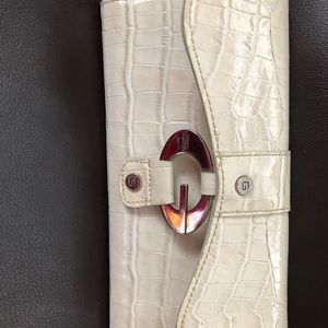 Guess wallet